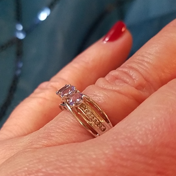 10K White Gold Tanzanite Ring - Picture 3 of 7